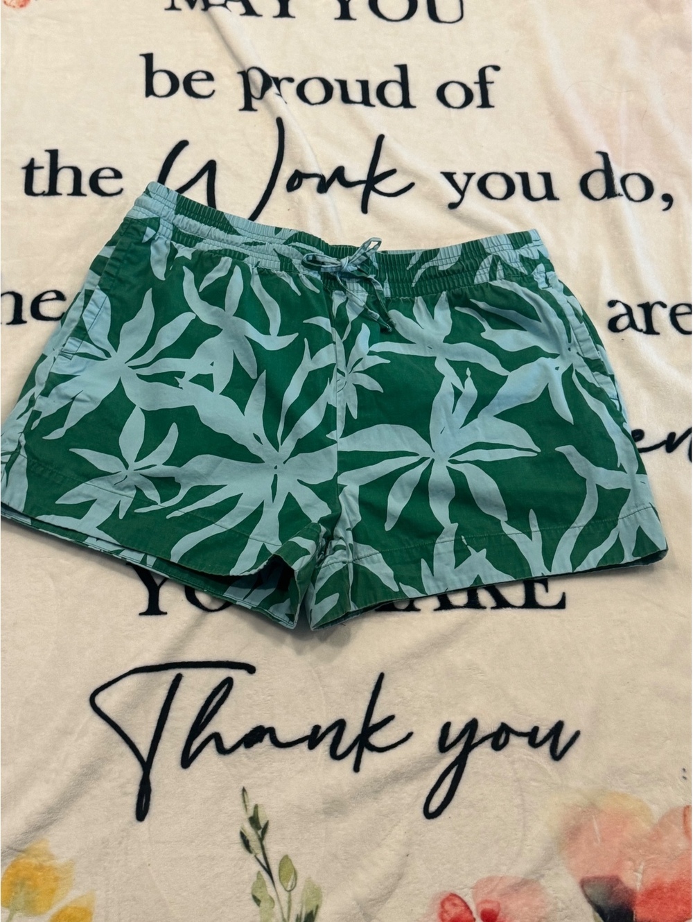 Free Assembly Women's Green Floral Hawaiian Tropical Shorts  Size L